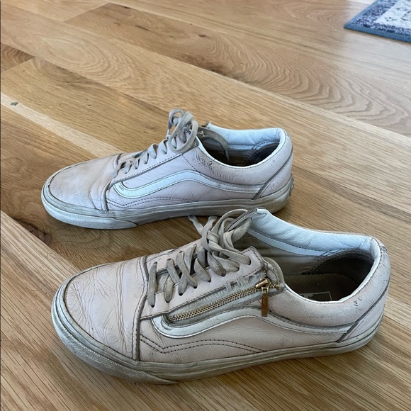 Vans - Picture 3 of 4